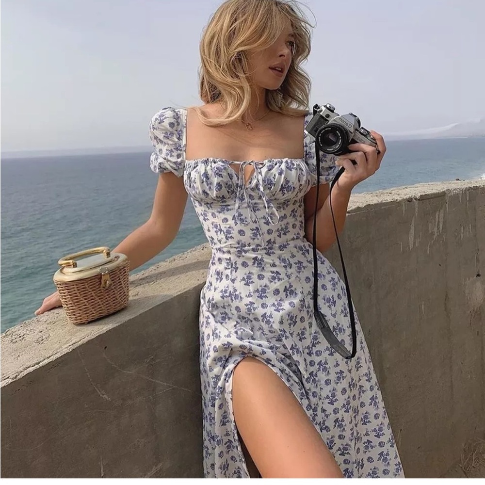 Floral print puff sleeve dress.